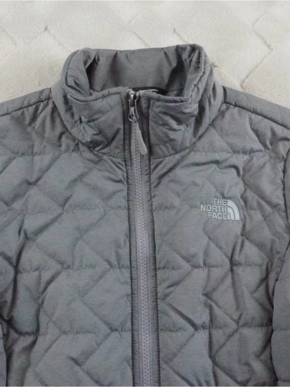 The North Face Tamburello Insulated Quilted Jacket Womens Small Gray Full Zip - Picture 3 of 10